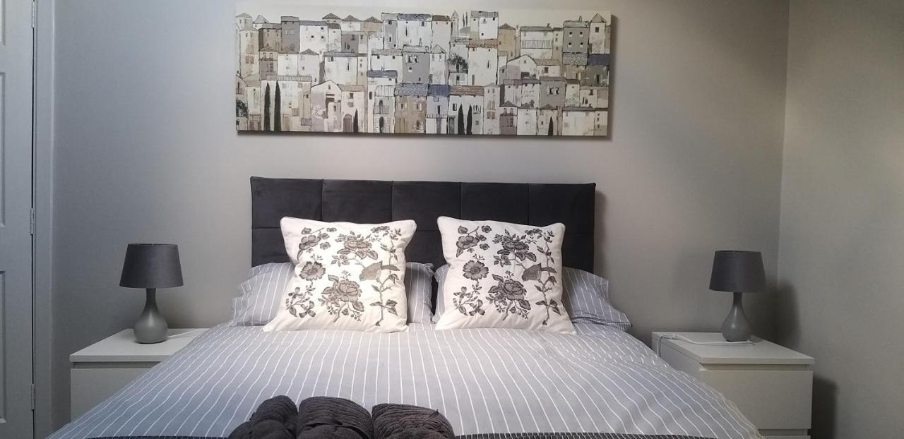 St. James Street Townhouse Belfast Bagian luar foto