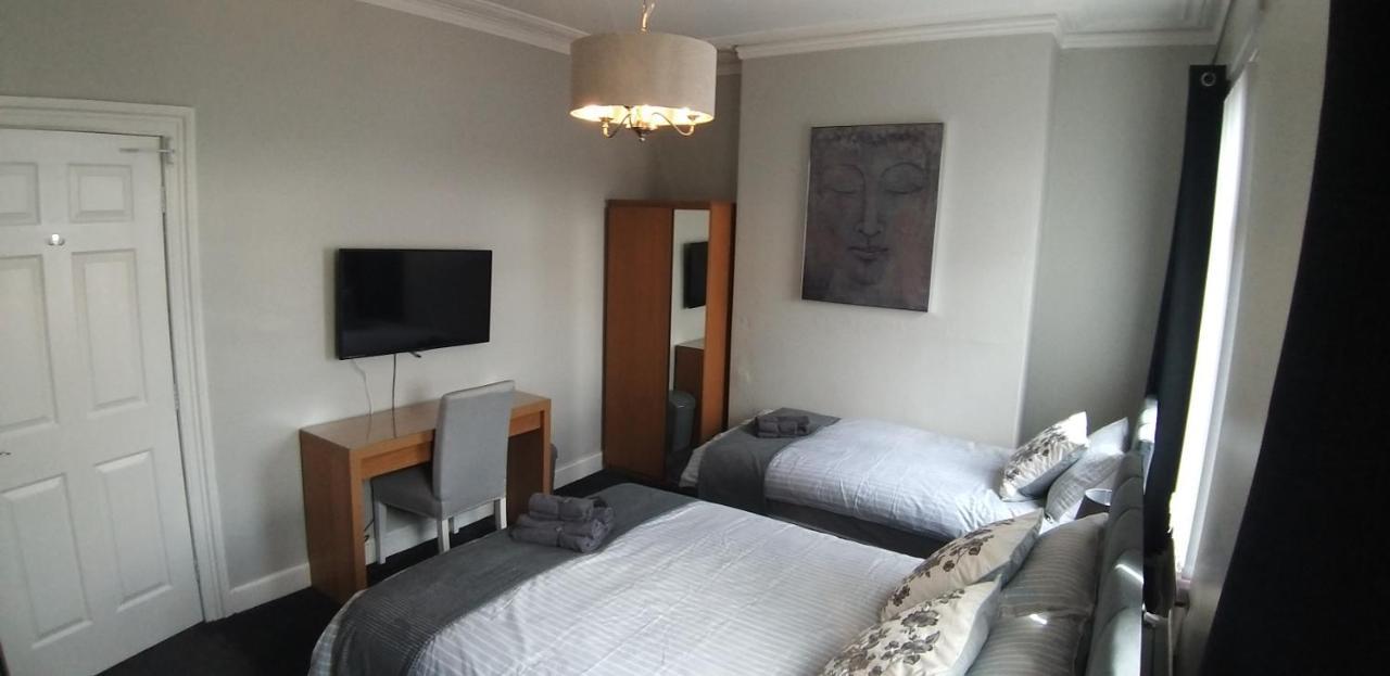St. James Street Townhouse Belfast Bagian luar foto