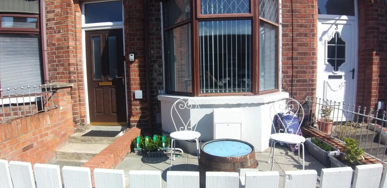 St. James Street Townhouse Belfast Bagian luar foto
